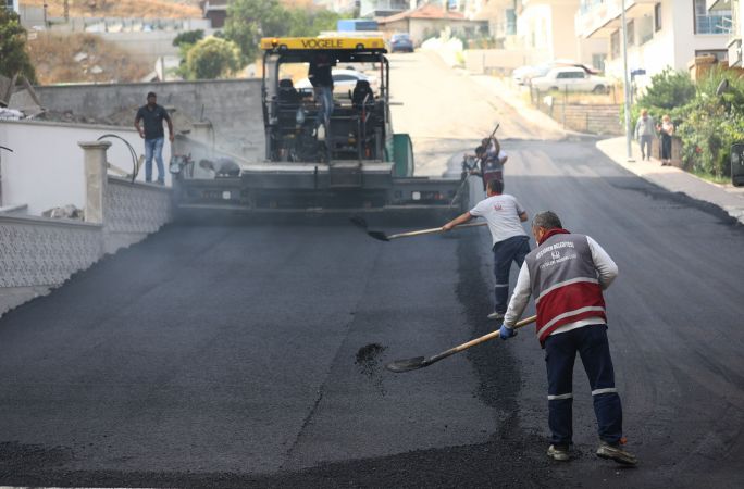 Keçiören Belediyesinden 2 yılda 300 bin ton asfalt serimi 3