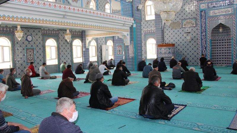 Camilerde Cuma Namazı Kılınacak Mı? 16 Nisan Cuma Ankara’da Camiler Açık Mı? 4
