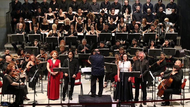 Türkü tartışması Devam Ederken TRT'den Neşet Baba Rüzgarı! Şarkıları Opera İle Seslendirilecek! 2