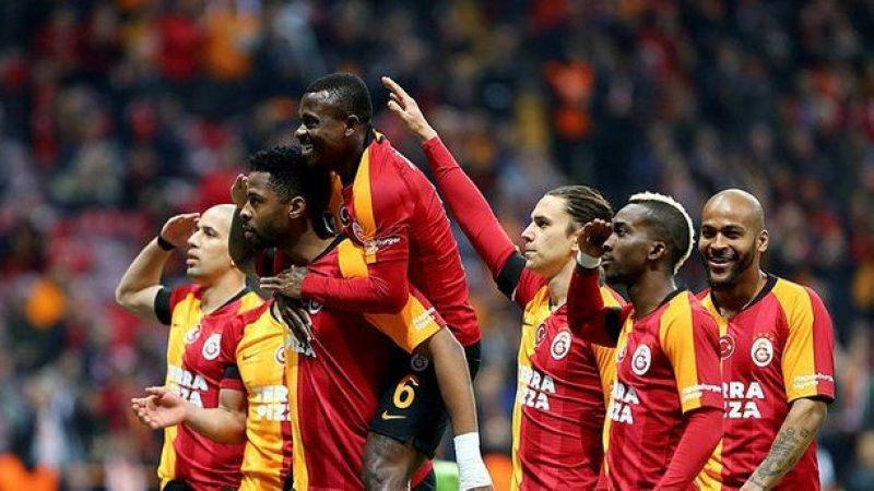 Galatasaray'da Kan Kaybı! 3 Futbolcu Kovid-19 Oldu! 1
