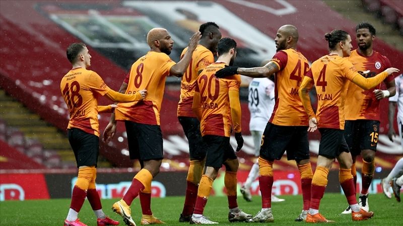 Galatasaray'da Kan Kaybı! 3 Futbolcu Kovid-19 Oldu! 2