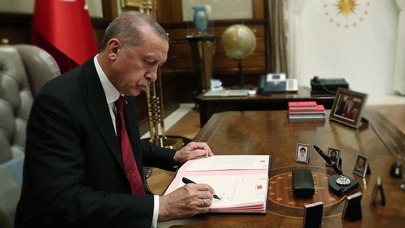 Cumhurbaşkanı Erdoğan İmzayı Attı! Tam 10 Tane! 1