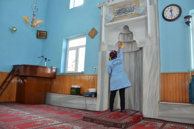 Ankara'da Camiler bayram namazı için pırıl pırıl 1