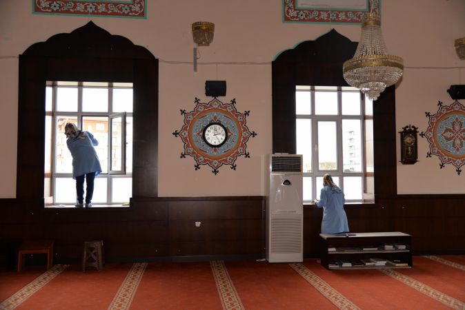 Ankara'da Camiler bayram namazı için pırıl pırıl 9