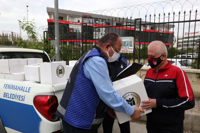 Ankara'da Kapalı olan esnafın gıda kolisi evlere teslim 2