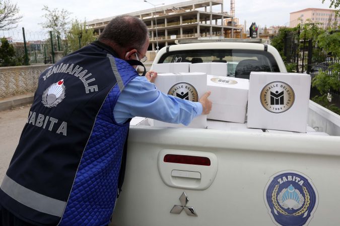 Ankara'da Kapalı olan esnafın gıda kolisi evlere teslim 4