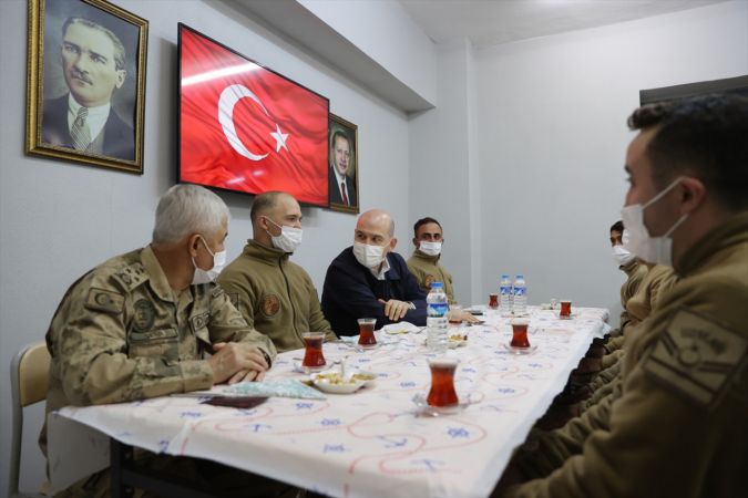 Cumhurbaşkanı Erdoğan,Yüksekova’daki askerlerimizin bayramını kutladı 2