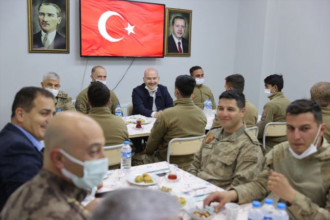 Cumhurbaşkanı Erdoğan,Yüksekova’daki askerlerimizin bayramını kutladı 3