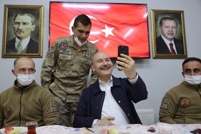 Cumhurbaşkanı Erdoğan,Yüksekova’daki askerlerimizin bayramını kutladı 4