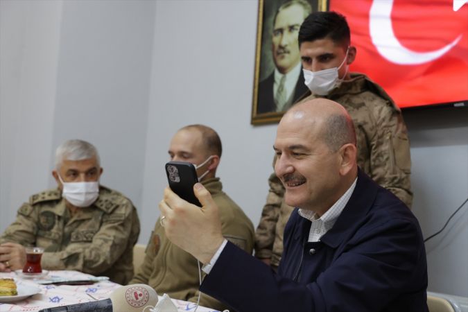 Cumhurbaşkanı Erdoğan,Yüksekova’daki askerlerimizin bayramını kutladı 7