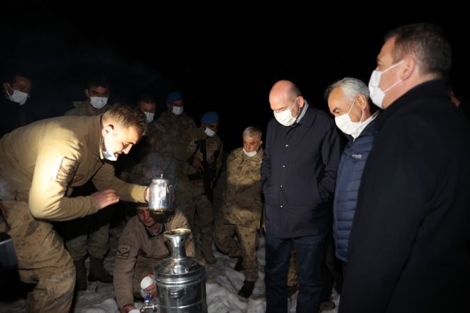 Cumhurbaşkanı Erdoğan,Yüksekova’daki askerlerimizin bayramını kutladı 12
