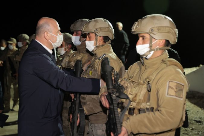 Cumhurbaşkanı Erdoğan,Yüksekova’daki askerlerimizin bayramını kutladı 14