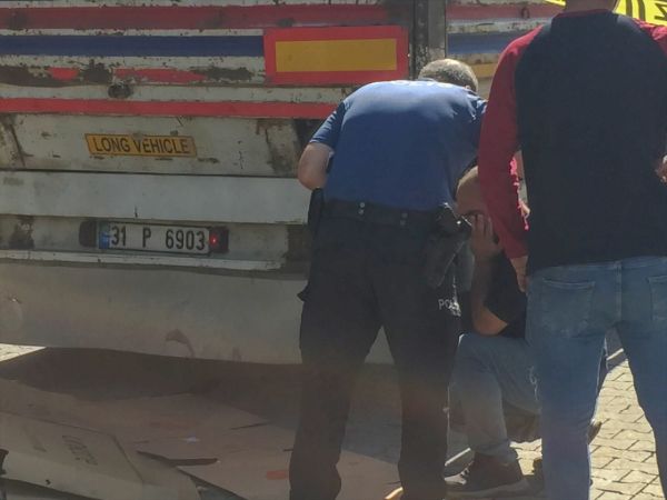 Adana'da tırın çarptığı çocuk yaşamını yitirdi 4