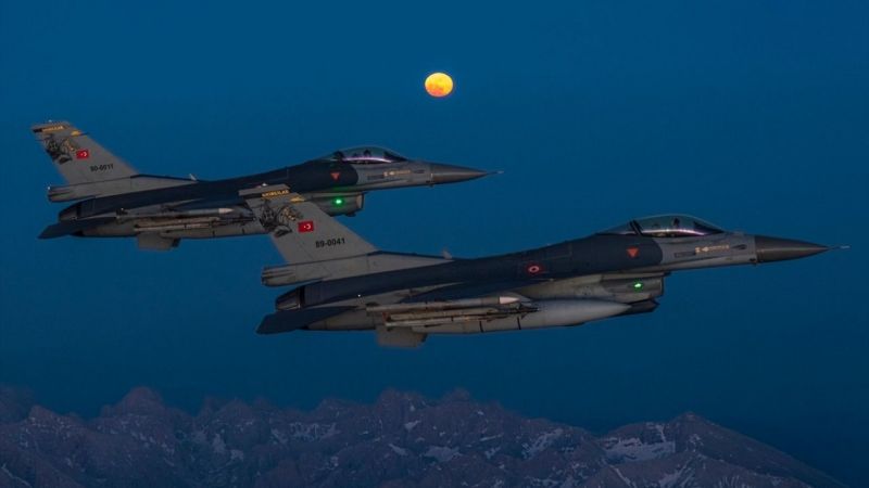 Türk Hava Kuvvetleri Süper Ay Fırsatını Kaçırmadı! Savaş Jetlerinden Harika Görsel Geldi! 2