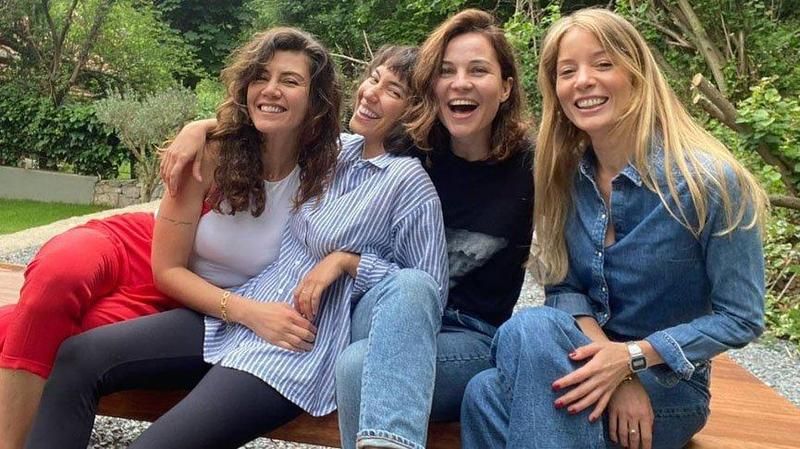 Ufak Tefek Cinayetler Dizisi Müjdeyi Duyurdu! Ekranlara Gelmesi An Meselesi, Yapımcılara Binlerce Mesaj Geliyor! 4 İsim Bir Araya Geldi, Olanlar Oldu! 2