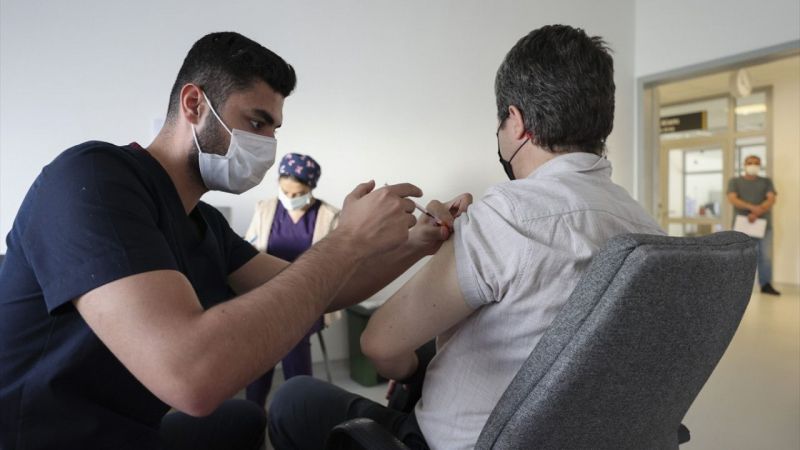Ankara Şehir Hastanesinde Yoğunluk Tavan Yaptı! Memur ve İşçiler Aşı İçin Akın Ediyor! 15