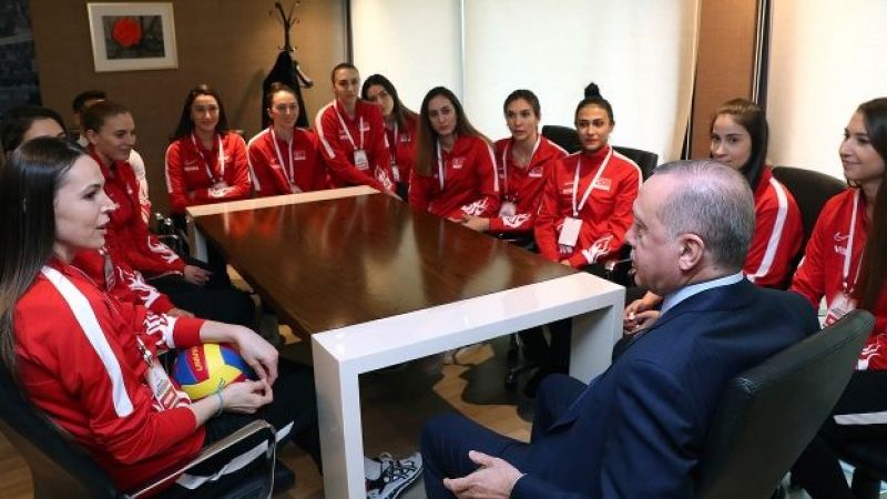 A Milli Kadın Voleybol Takımımız Madalyayı Kaptı! Cumhurbaşkanı Erdoğan Telefon Etmeyi İhmal Etmedi! 1