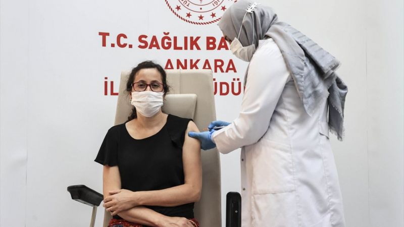 Ankara'ya Bir Müjde Daha! Aşı Merkezleri Büyüyor, Şimdide Havalimanları! Esenboğa'da İlk Aşılara Başlandı! 6