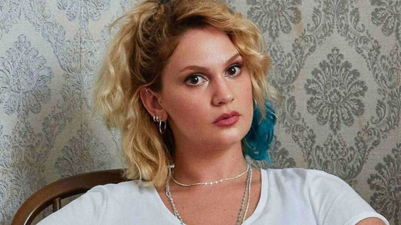 Ünlü oyuncu aradığı aşkı buldu!! Farah Zeynep Abdullah sevgilisi kimdir? Efe Çelik kim? Dj Artz kim? 1