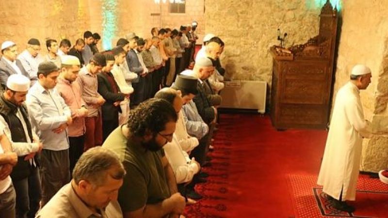 Cemaat İle Namaz Nasıl Kılınır? Evde Cemaatle Namazı Kılınır Mı? Iki Kişi Cemaatle Namaz Kılabilir Mi? 3