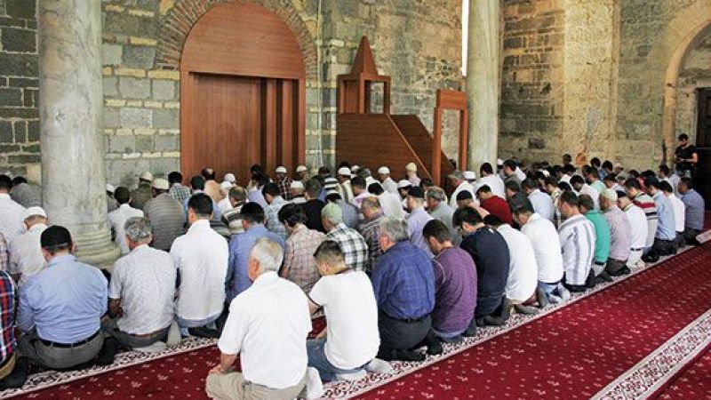 Cemaat İle Namaz Nasıl Kılınır? Evde Cemaatle Namazı Kılınır Mı? Iki Kişi Cemaatle Namaz Kılabilir Mi? 2