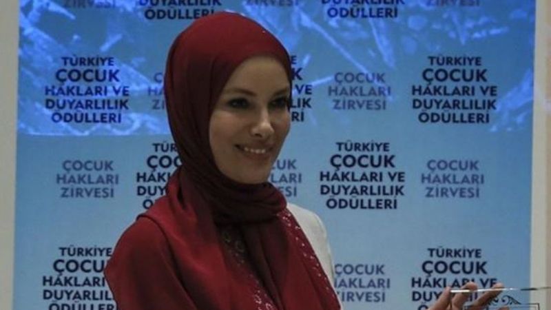 Arka Sokaklar Kadrosuna Yıllar Sonra Öyle Bir İsim Geri Dönüyor ki; Duyanlar Şaşkınlıklarını Gizleyemedi! Arka Sokaklar’ın Zeynep’i Gamze Özçelik Geri Geliyor… 3