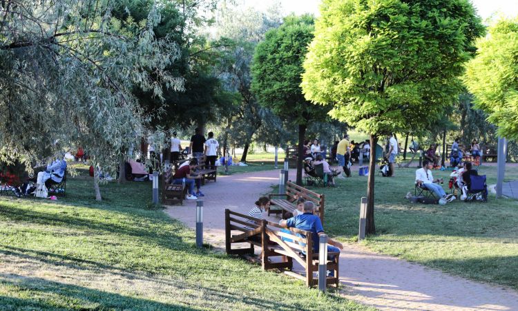 Ankara'da yaz sıcaklığına çare Çankaya parkları 2