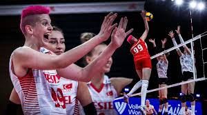 Milli Voleybolcu Ebrar Karakurt Öyle Bir Saldırıya Uğradı ki; Yardımına Merve Boluğur Yetişti! 3