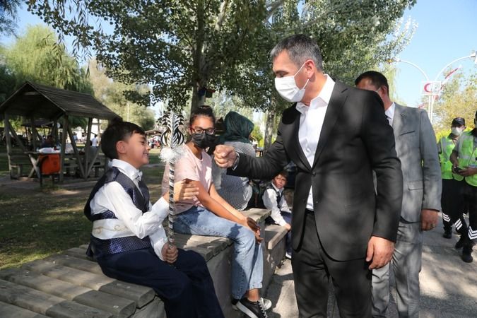 Ankara'da Gölbaşı Belediyesi Eğlence dolu sünnet şölenine imza attı 3
