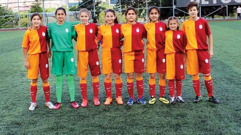 Galatasaray Kadın Futbol Takımı Var Mı? Galatasaray Kadın Futbol Takımı Hocası Kim? Futbolcuları Kimler? 4