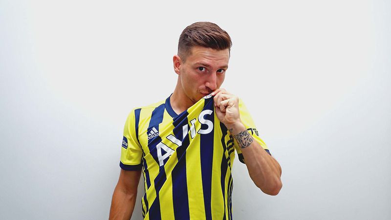 Fenerbahçe, yaptığı açıklamada Mert Hakan Yandaş hakkında çıkan haberleri yalandı! 1