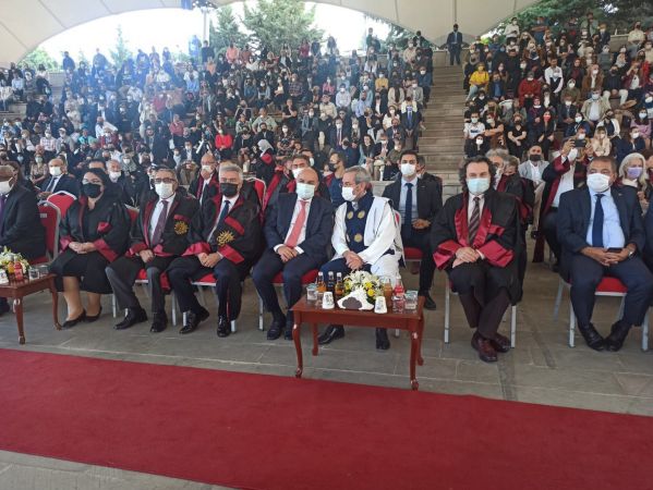 Mezuniyet töreninde Başkan Altınok'tan Ankaralı Gençlere İş müjdesi! 3