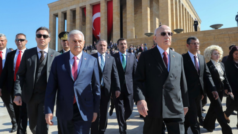 Rüyada Bir Devlet Büyüğü Görmek Ne Anlama Gelir? Rüyada Recep Tayyip Erdoğan’ı Görmek Ne Anlama Gelir? Rüyada Devlet Bahçeli'yi Görmek Ne Anlama Gelir? 2