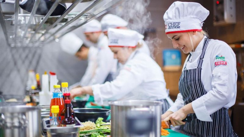 Aşçılar Kaç Para Kazanıyor? Gastronom Ne Kadar Maaş Alır? Aşçı Olmak İçin Hangi Okullara Gitmek Gerekir? 1