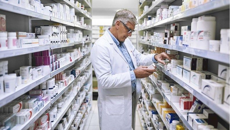 Eczacılar Kaç TL Kazanır 2021? Kendi Eczanesini Açanlar Ne Kadar Kazanıyor 2021? Eczane Teknisyeni Ne Kadar Maaş Alır? 2