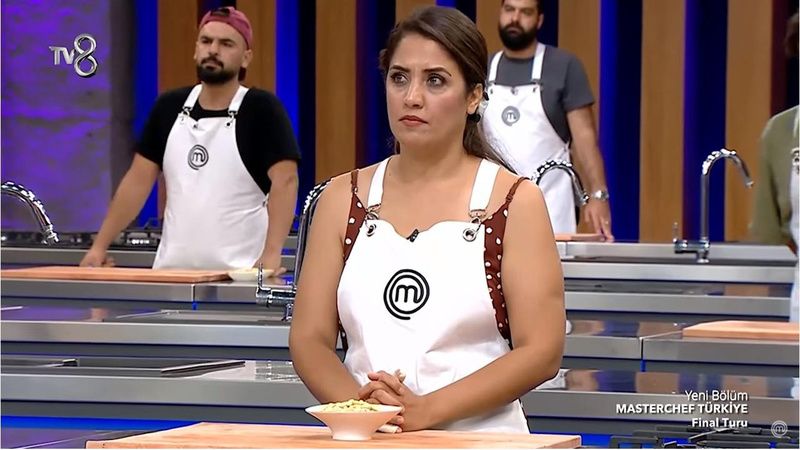 Masterchef Azize Kırmızı Oda Dizisine Katılıyor! Masterchef Hikayesi Biter Bitmez Rolü Hazır... 1
