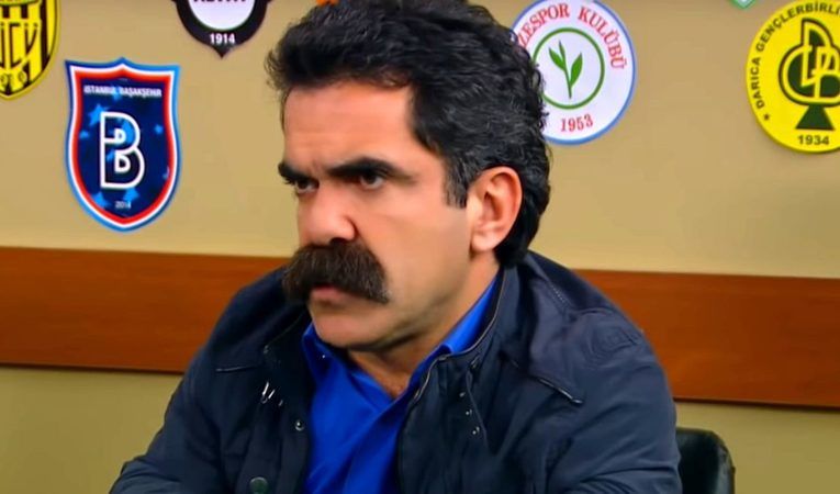 Çaycı Hüseyin Bambaşka Birisine Döndü! Görenler Tanıyamıyor, Tekrar Tekrar Bakıyor! Alparslan Özmol’un Yeni İmajı Ağızları Açık Bıraktı! 2