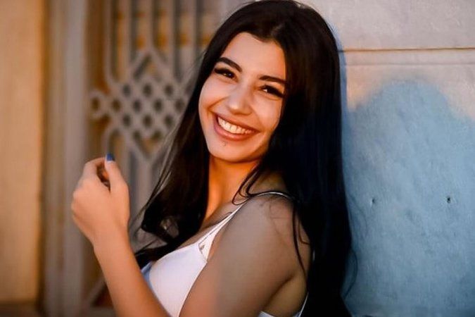 19 Yaşındaki Kızın İçinden “Mahmut Abi” Çıktı! Ebru Akel Şok İçerisinde Kaldı! Erkek Sesli Mahmut Abi Gözde Akgün Kimdir? 1