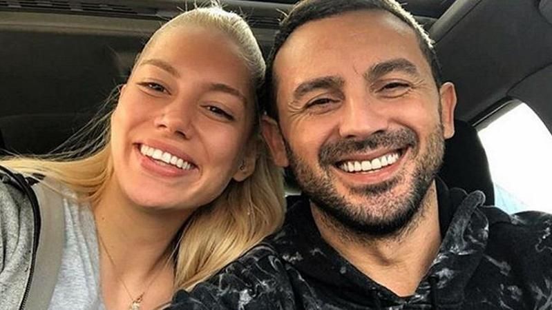 Ahmet Dursun Bakın Kaç Yaşındaymış? Gerçeği Duyan İnanamadı! 19 Yaş Küçük Eşi Asena Demirbağ ile Yaşları Dikkat Çekti… 4