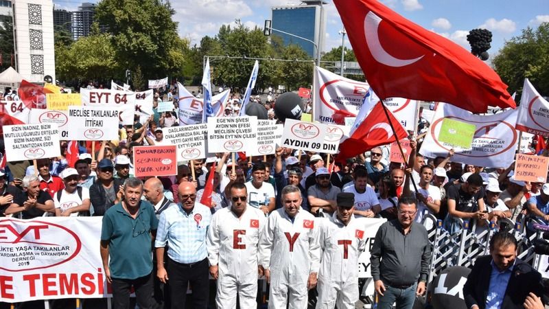 Emeklilikte Yaşa Takılanlar kimleri kapsıyor? EYT'li Olanlar İçin 6 Farklı Çözüm Önerisi! Prim ve Yıllara Dikkat... 3