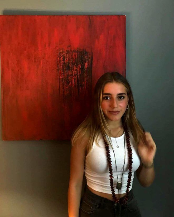 Esra Dermancıoğlu’nun Kızını Görenle Eridi Bitti! Güzelliğiyle Sosyal Medyayı İnletti! Öyle Bir Paylaşım Yaptı Ki… 4