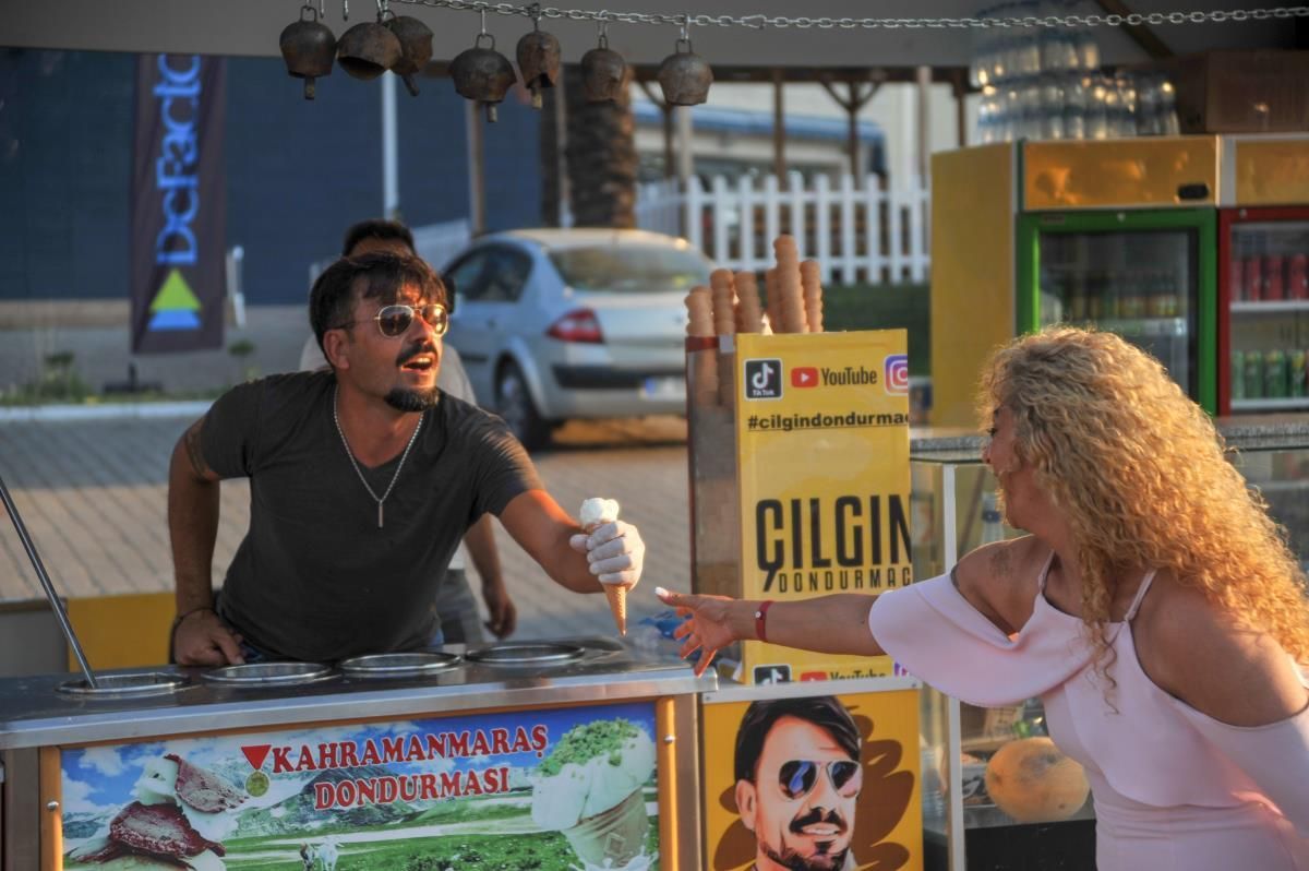 Çılgın Dondurmacı Dükkanı Nerede, Hangi Şehirde? Çılgın Dondurmacı Mehmet Dinç Aslen Nereli, Kaç Yaşında? 1