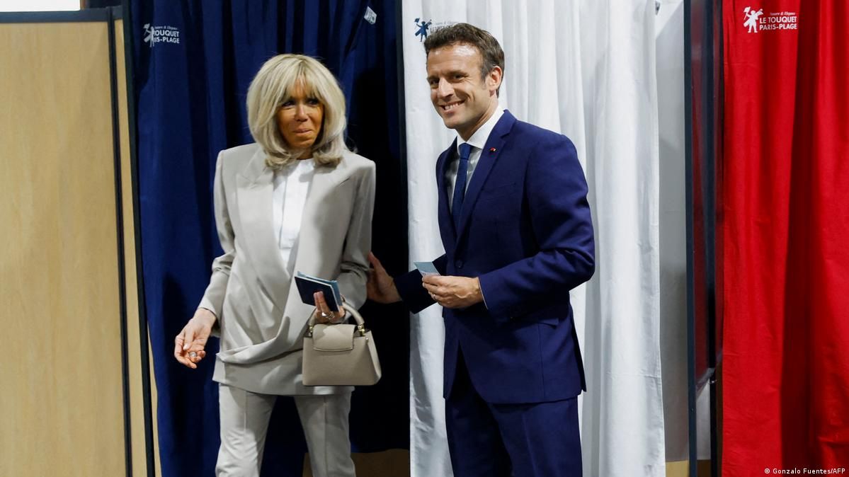 Emmanuel Macron Bakın Kaç Yaşında! Duyanlar Şaştı Kaldı! Fransa Cumhurbaşkanı Macron'un Eşi Brigitte Macron İle Arasındaki Gerçek Dikkat Çekti! Meğer… 3