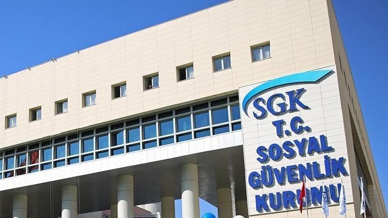 Emeklilere 3 Maaş Müjdesi Geldi! Eskiden Alınamıyordu... İşte SGK’dan Üç Emekli maaşını alma şartları 1