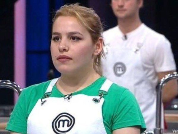 Masterchef Fatma Nur’un Neden Baygınlık Geçirdiği Şok Etti! Kilitlenip Kalmıştı; Sosyal Medya Onu Konuşmaya Başladı! “Numara Yaptığını Bu Kadar Belli Etmeseydin Keşke!” 1