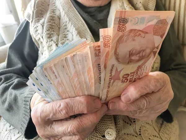 Emekli Vatandaşın Cebi Sonunda Para Görecek! PTT Tam Tamına 50 Bin Lira Para Ödeme Yapmaya Başladı! Şartlar Belli… 2