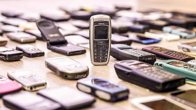 Her An Zengin Olabilirsiniz! Evinizde Bu Telefonlar Varsa Köşeyi Döndünüz; Artık Size “Para Babası” Diyecekler! Tam Tamına… 1