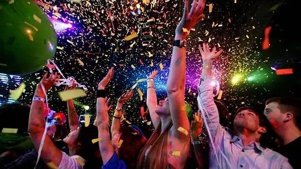 Ankara’da Hangi Ünlünün 2023 Yılbaşı Programı Var? Ankara Yılbaşı Konseri ve Biletleri Ne Kadar? Yılbaşında Hangi Ünlü Nerede Sahne Alacak? 2