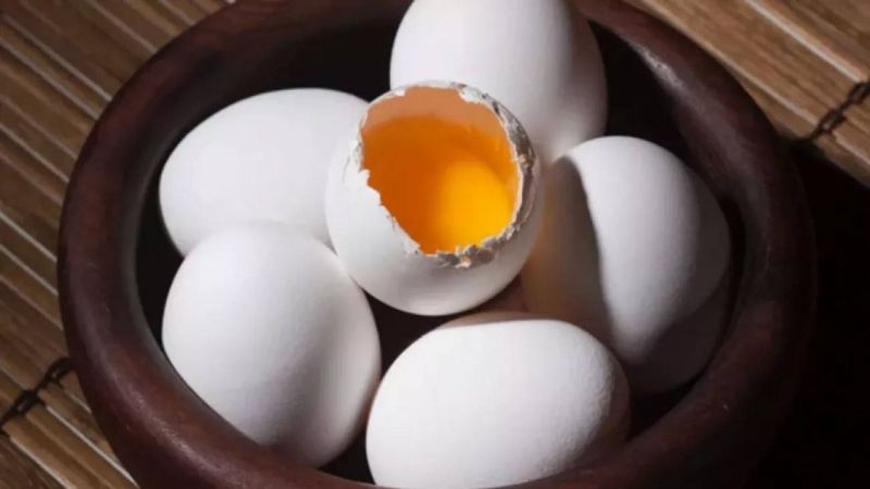 Beyaz ve Kahverengi Yumurtanın Farkını Duyan Şok Oluyor! Meğer Yumurta Bu Yüzden Renk Alıyormuş… “Yok Artık!” 1