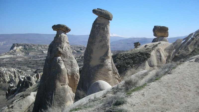 Kapadokya’daki Üç Güzeller’in Hikayesini Duyunca Çok Şaşıracaksınız? Üç güzeller efsanesi nedir? Peri bacalarının sırrı nedir? 3